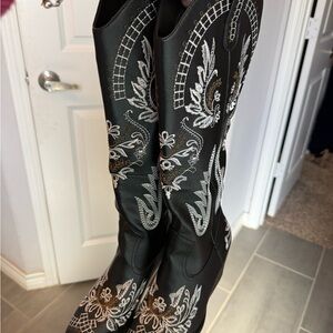 Embroidered Black Cowboy Boots
